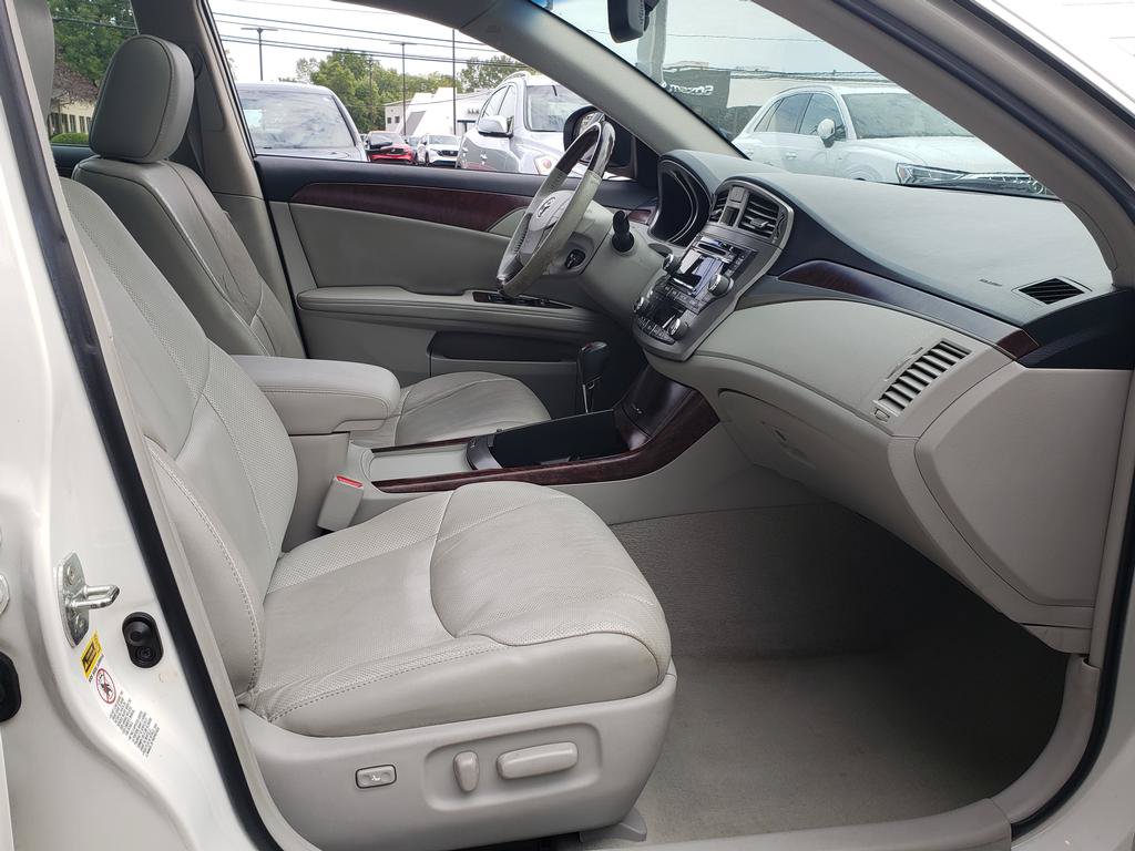 Used 2011 Toyota Avalon Limited FWD image 16