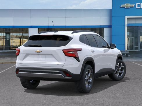 New 2026 Chevrolet Trax LT w/ Driver Confidence Package FWD image 4