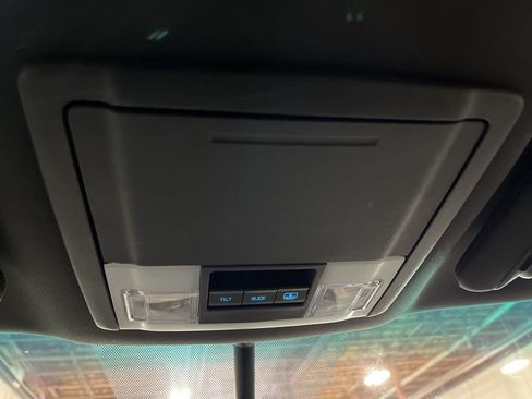 Used 2015 Ford Explorer XLT w/ Equipment Group 202A image 24