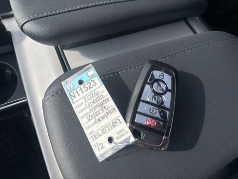 New 2026 Lincoln Navigator L Reserve w/ Jet Appearance Package AWD/4WD image 28