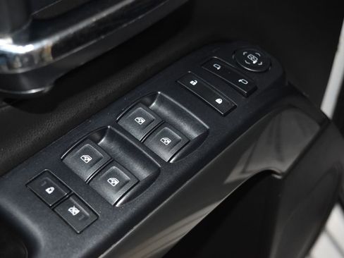 Used 2019 Chevrolet Silverado 1500 LT image 5