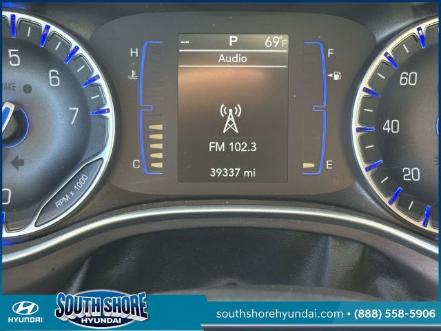 Used 2018 Chrysler Pacifica Touring-L FWD image 26
