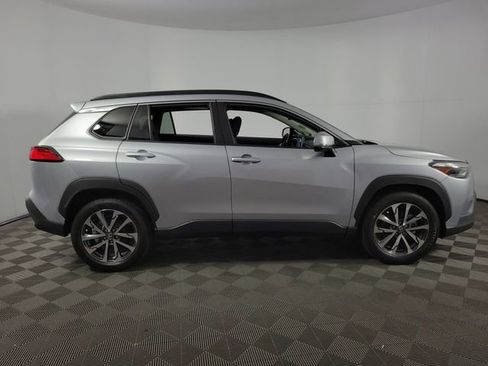Used 2024 Toyota Corolla Cross XLE w/ Convenience Package AWD/4WD image 10