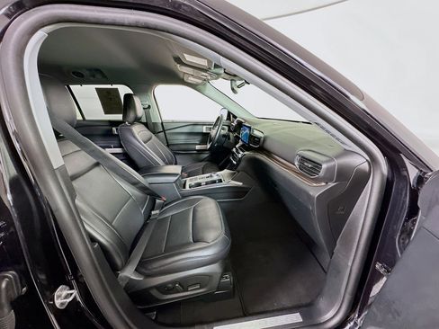 Used 2024 Ford Explorer Limited image 34