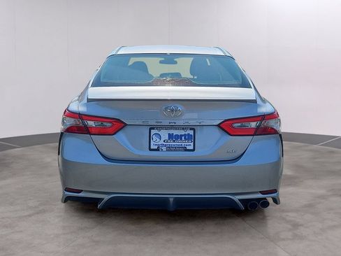 Used 2018 Toyota Camry SE FWD image 4