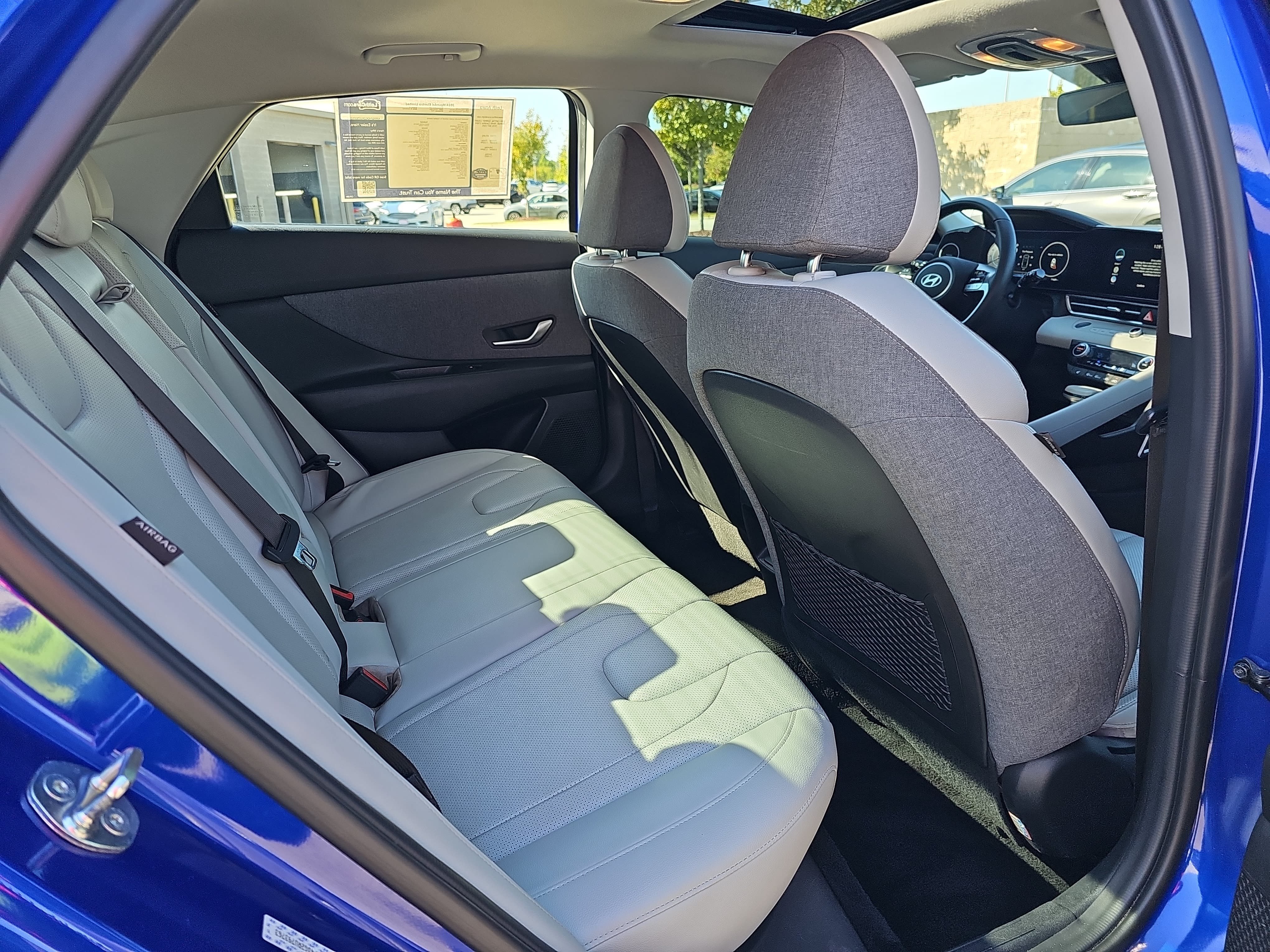Used 2024 Hyundai Elantra Limited FWD image 11