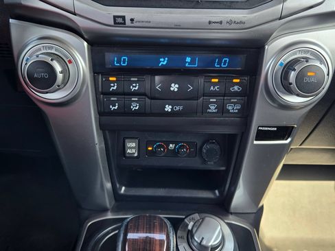 Used 2016 Toyota 4Runner Limited AWD/4WD image 29