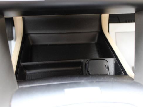 Used 2015 Ford Fusion SE w/ Equipment Group 202A FWD image 29