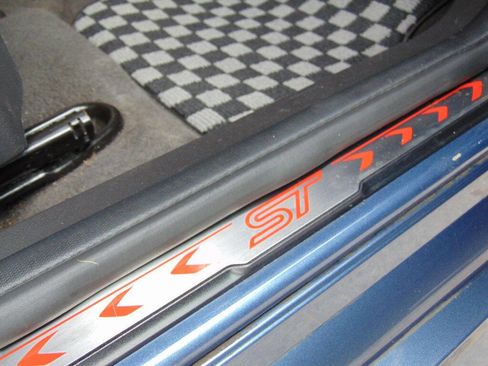 Used 2018 Ford Focus ST image 24