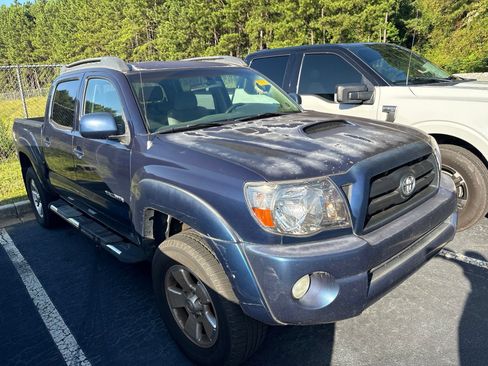 Used 2006 Toyota Tacoma PreRunner RWD image 2