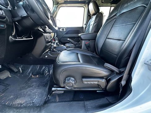 Used 2023 Jeep Wrangler Unlimited Sahara w/ Cold Weather Group AWD/4WD image 15