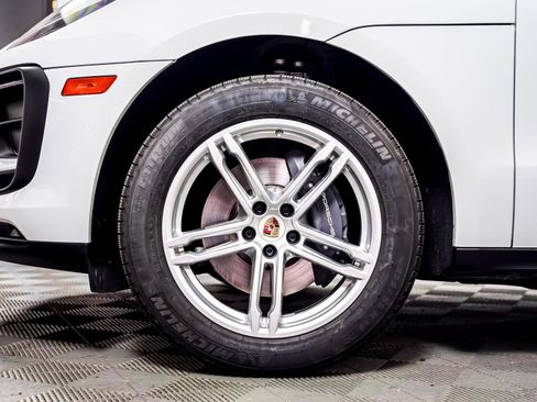 Certified 2026 Porsche Macan AWD/4WD image 14