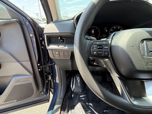 Used 2024 Honda CR-V LX image 19