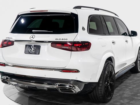 Used 2026 Mercedes-Benz Maybach GLS 600 4MATIC image 9