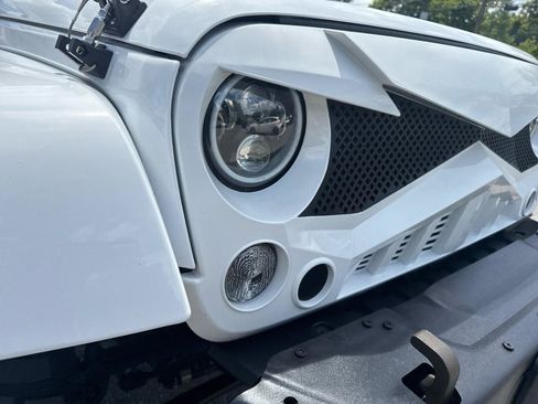 Used 2018 Jeep Wrangler Unlimited Sport AWD/4WD image 21