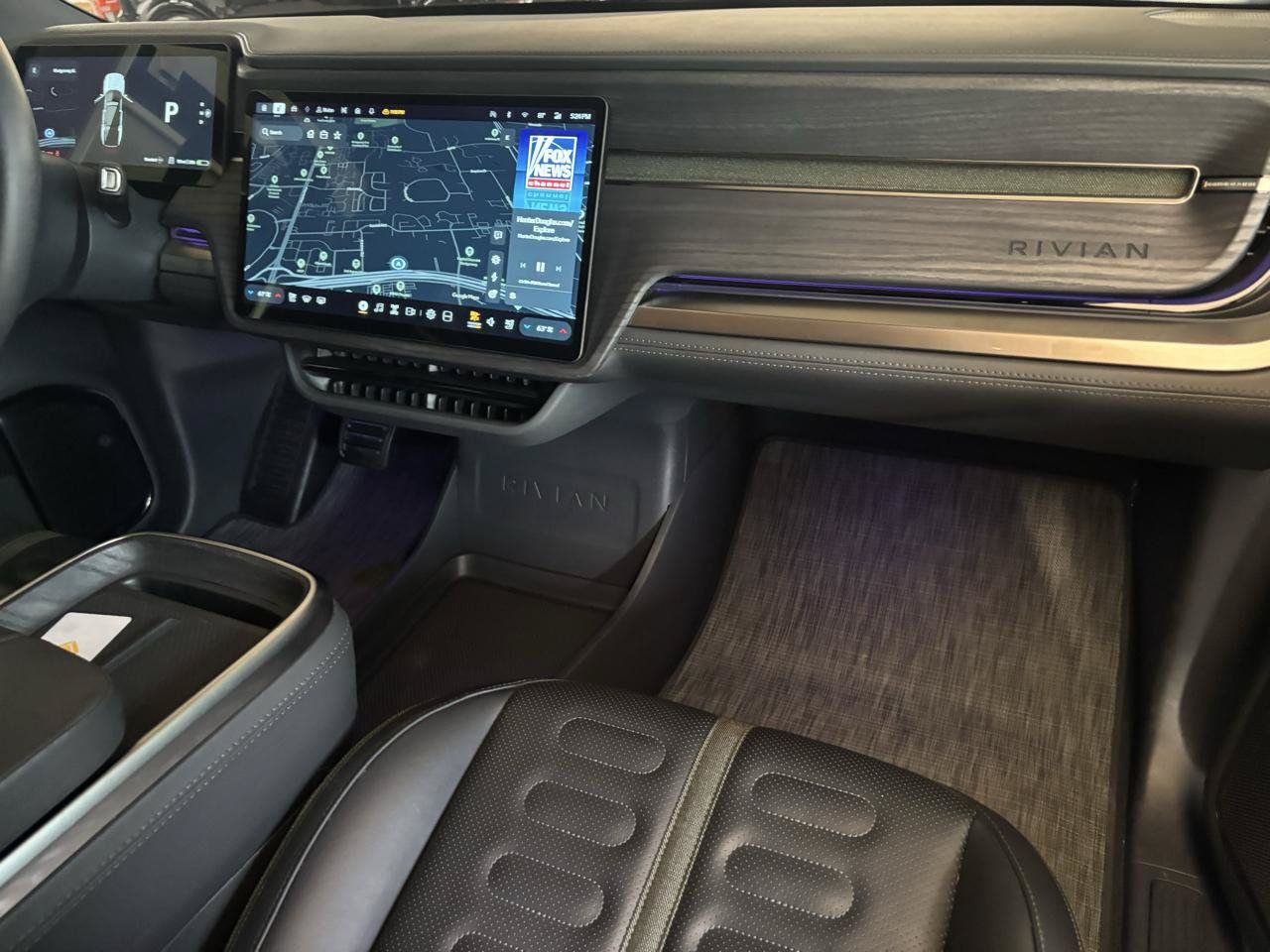 Used 2025 Rivian R1S Adventure Dual AWD/4WD image 19