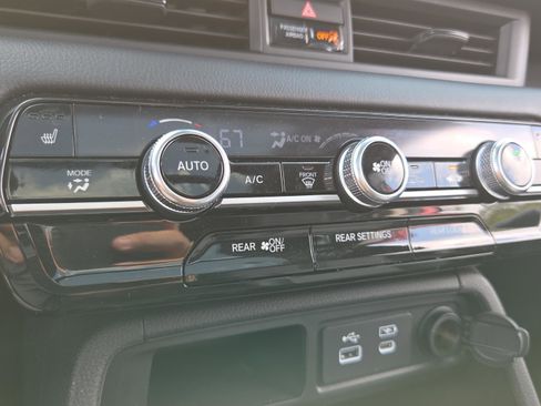 Used 2024 Honda Pilot Touring image 30