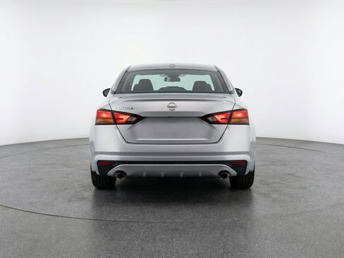 Used 2025 Nissan Altima 2.5 SV FWD image 7