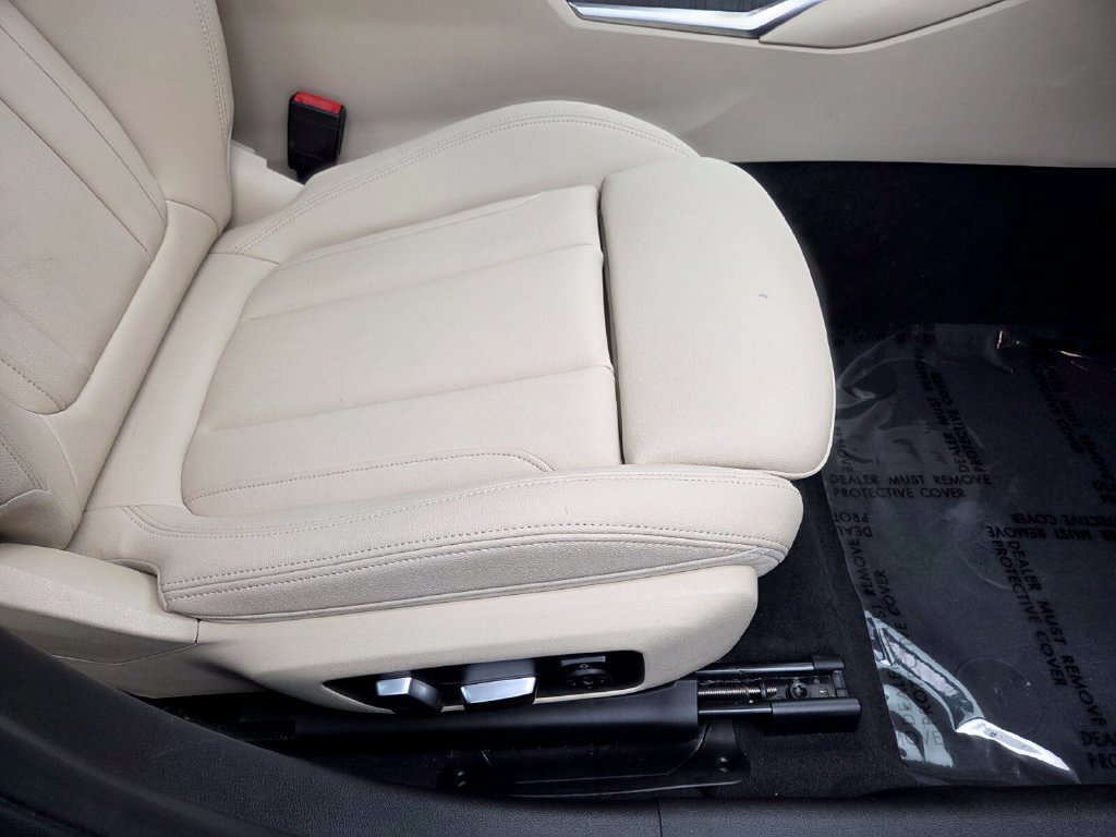 Used 2021 BMW 330i Sedan w/ Convenience Package RWD image 18