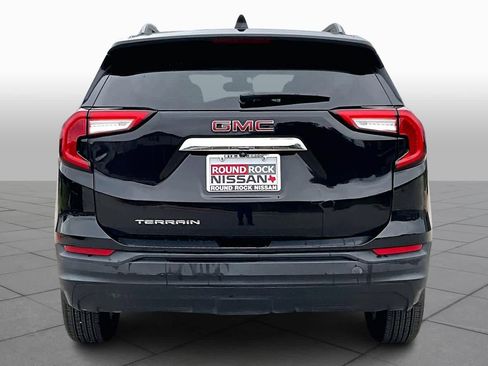 Used 2022 GMC Terrain SLE w/ Driver Convenience Package image 4