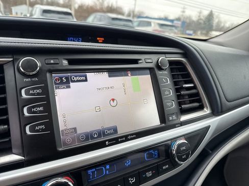 Used 2018 Toyota Highlander XLE image 15