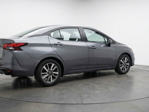 Used 2025 Nissan Versa SV image 9