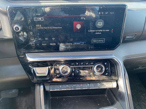 Used 2024 GMC Sierra 2500 Denali w/ Denali Reserve Package image 11