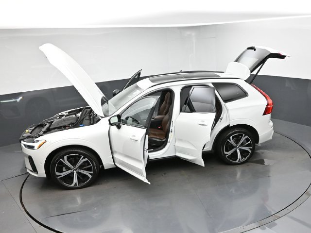 Used 2024 Volvo XC60 B5 Ultimate w/ Protection Package Premier AWD/4WD image 52