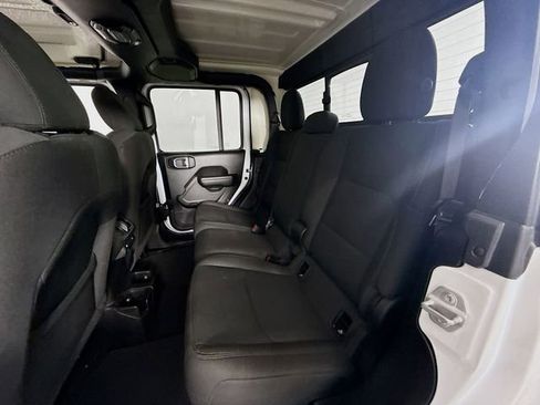 Used 2023 Jeep Gladiator Sport image 22