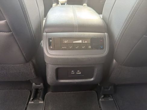 Used 2025 Nissan Pathfinder SL AWD/4WD image 21