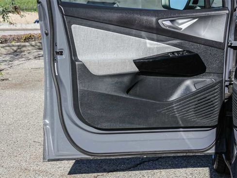 Used 2023 Volkswagen ID.4 Pro image 16