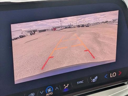 New 2026 Chevrolet Traverse LT image 11