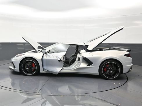 Used 2023 Chevrolet Corvette Stingray Coupe w/ Z51 Performance Package RWD image 30