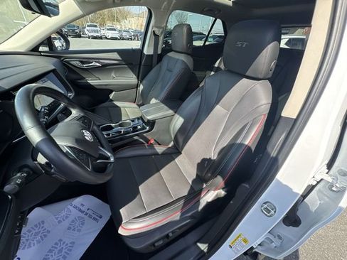 Certified 2022 Buick Envision Essence w/ Technology Package II image 20