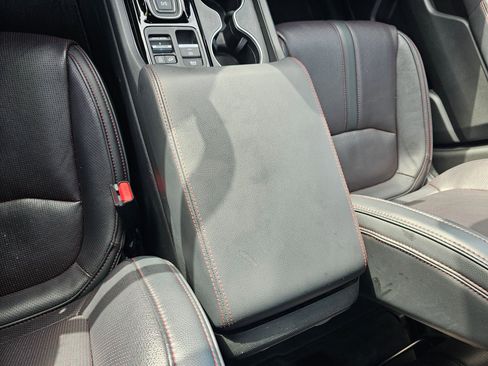 Used 2025 Honda Pilot Black Edition image 29