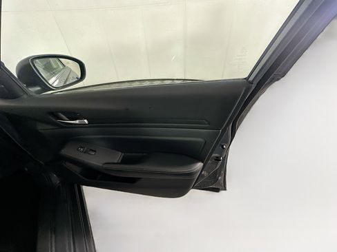 Used 2025 Nissan Altima 2.5 SV image 30