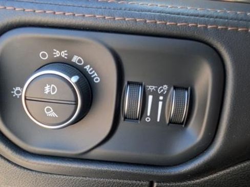 Used 2019 RAM 1500 Laramie Longhorn AWD/4WD image 11