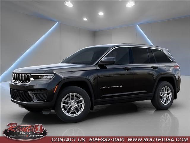 New 2026 Jeep Grand Cherokee Laredo w/ MOPAR Finishing Package AWD/4WD image 2