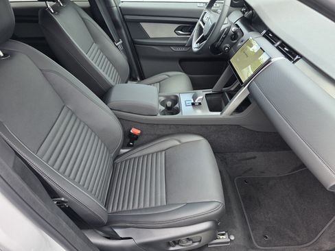 Used 2026 Land Rover Discovery Sport Landmark AWD/4WD image 3