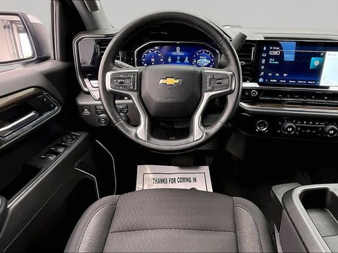 Used 2024 Chevrolet Silverado 1500 LT AWD/4WD image 5