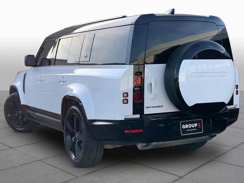 Used 2024 Land Rover Defender 130 X-Dynamic SE AWD/4WD image 11
