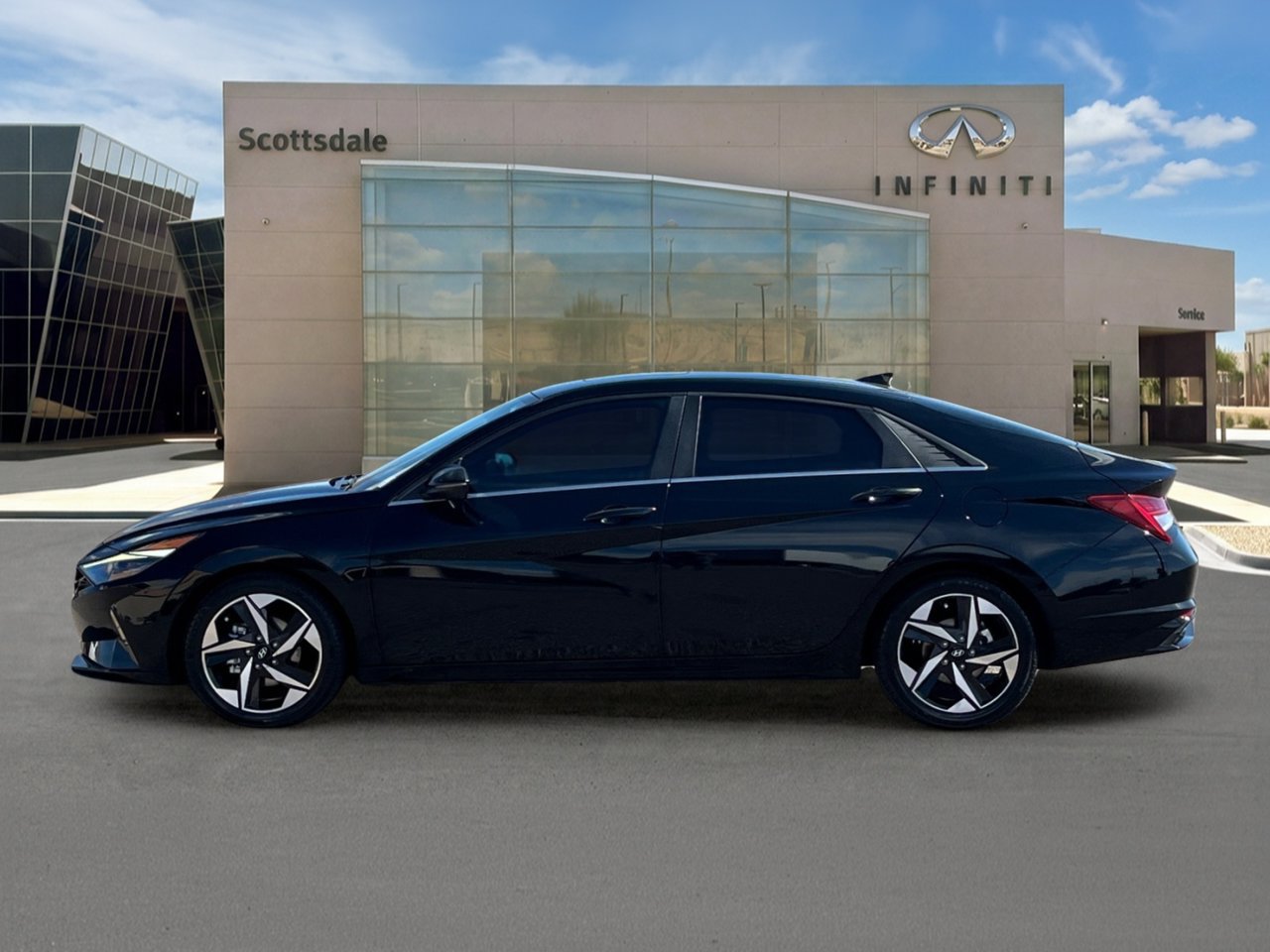 Used 2023 Hyundai Elantra Limited w/ Cargo Package FWD image 3