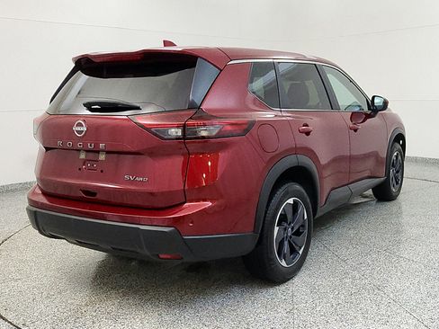 Used 2024 Nissan Rogue SV AWD/4WD image 5