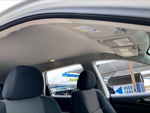 Used 2020 Nissan Pathfinder SV FWD image 14