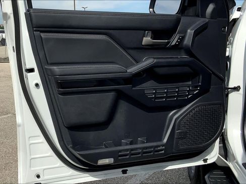 Certified 2025 Toyota 4Runner Limited AWD/4WD image 21