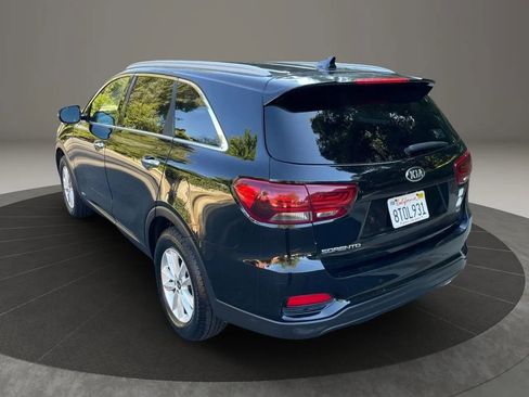 Used 2019 Kia Sorento LX w/ LX Convenience Package image 6