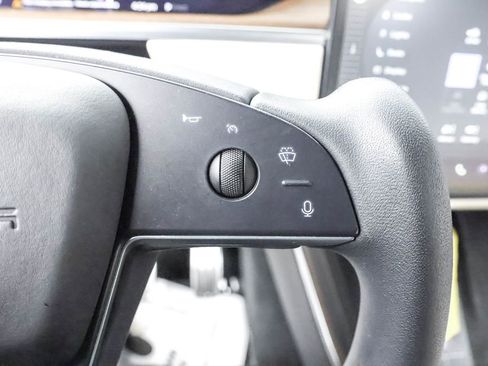 Used 2022 Tesla Model X image 10