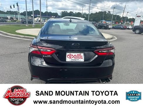 Used 2023 Toyota Camry SE FWD image 4