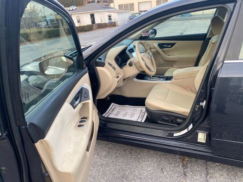 Used 2015 Nissan Altima 2.5 SV w/ Convenience Package image 11