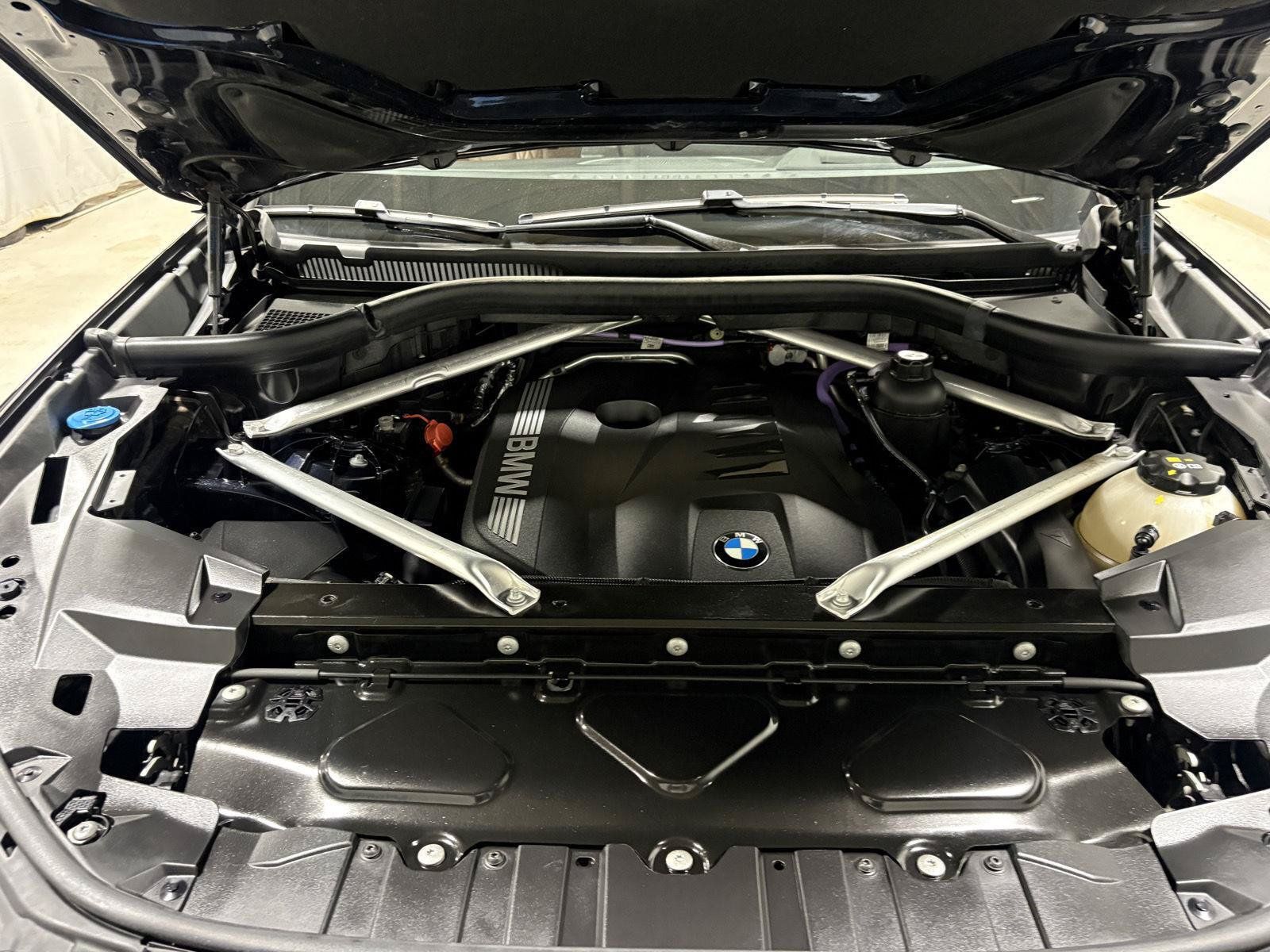 Used 2024 BMW X5 xDrive40i w/ M Sport Package AWD/4WD image 27